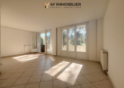 SAINT-MARTIN-D&rsquo;HÈRES – Appartement Type T3 d&rsquo;environ 66 M2